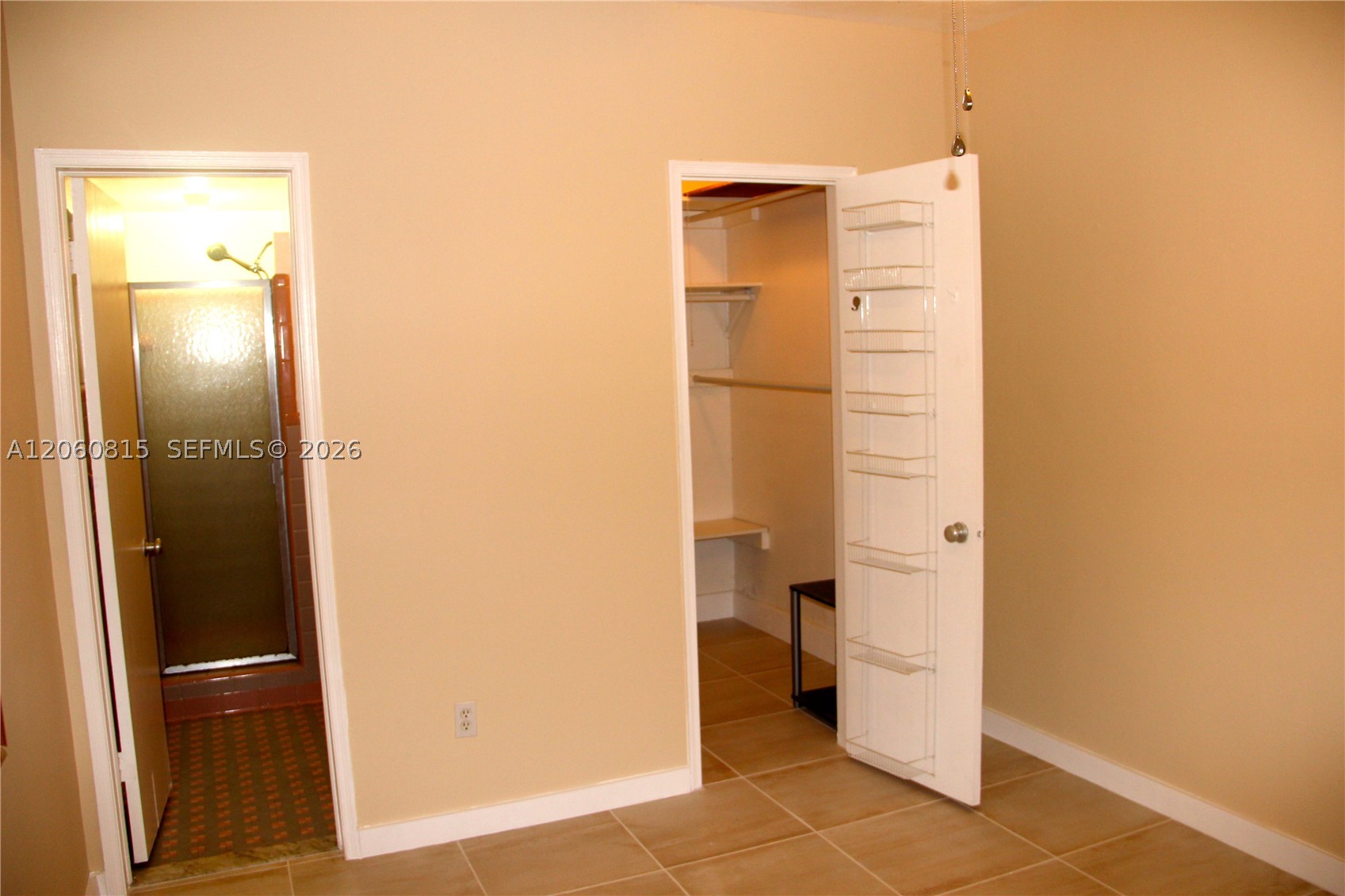 70 Hammond Dr, Miami Springs FL 33166