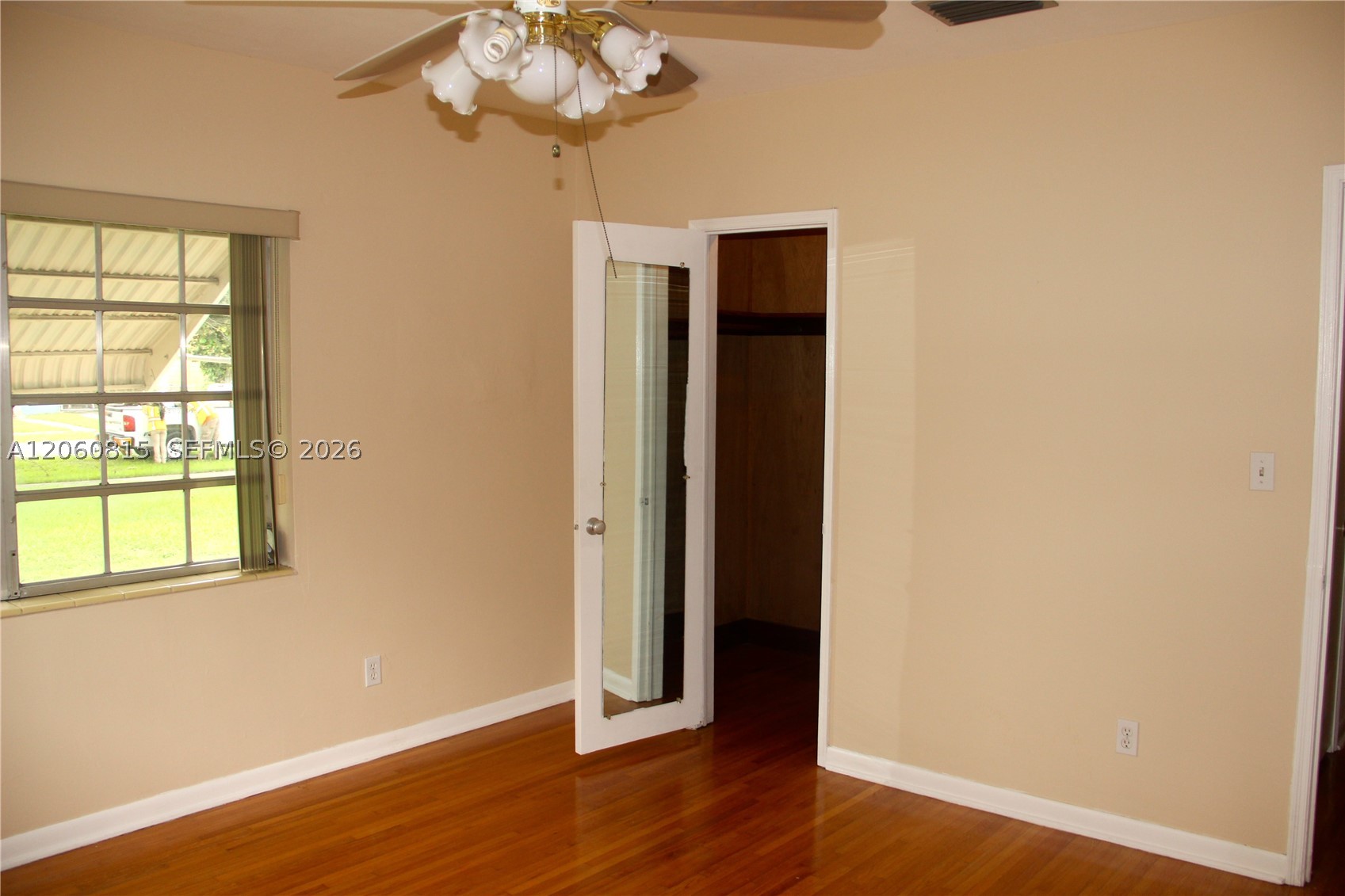70 Hammond Dr, Miami Springs FL 33166