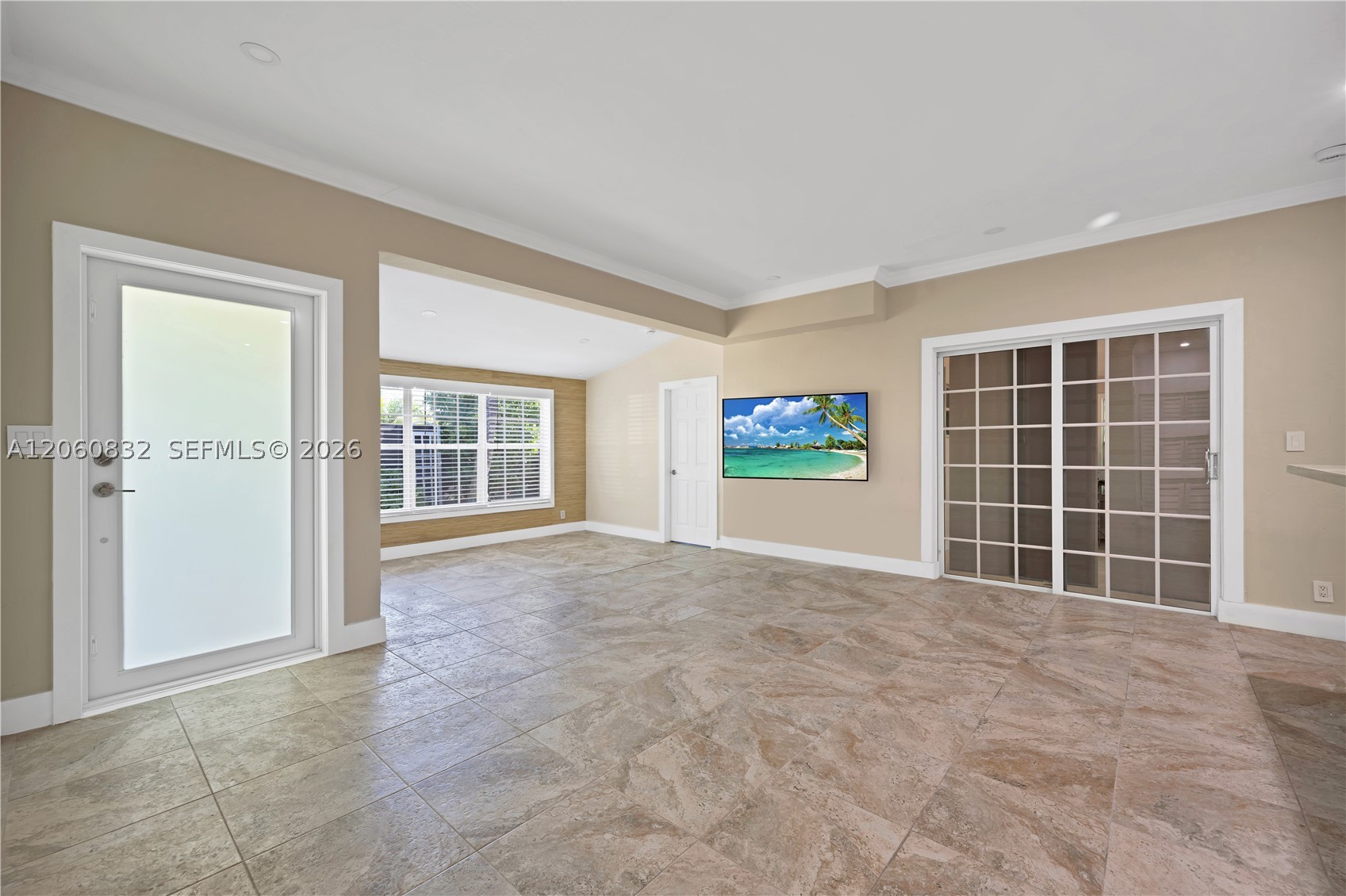 818 NE 3rd St, Hallandale Beach FL 33009