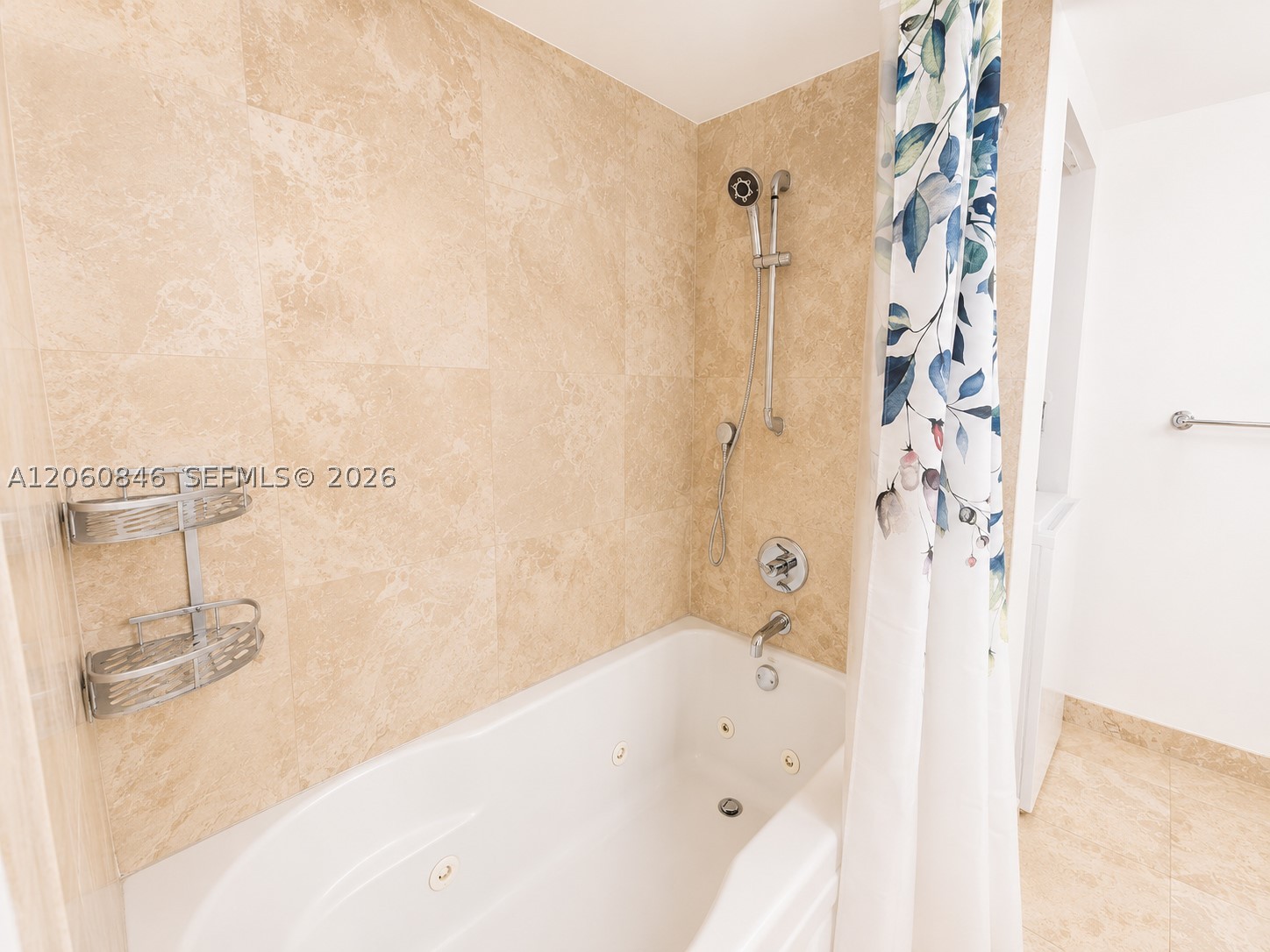 41 SE 5th St #1412, Miami FL 33131