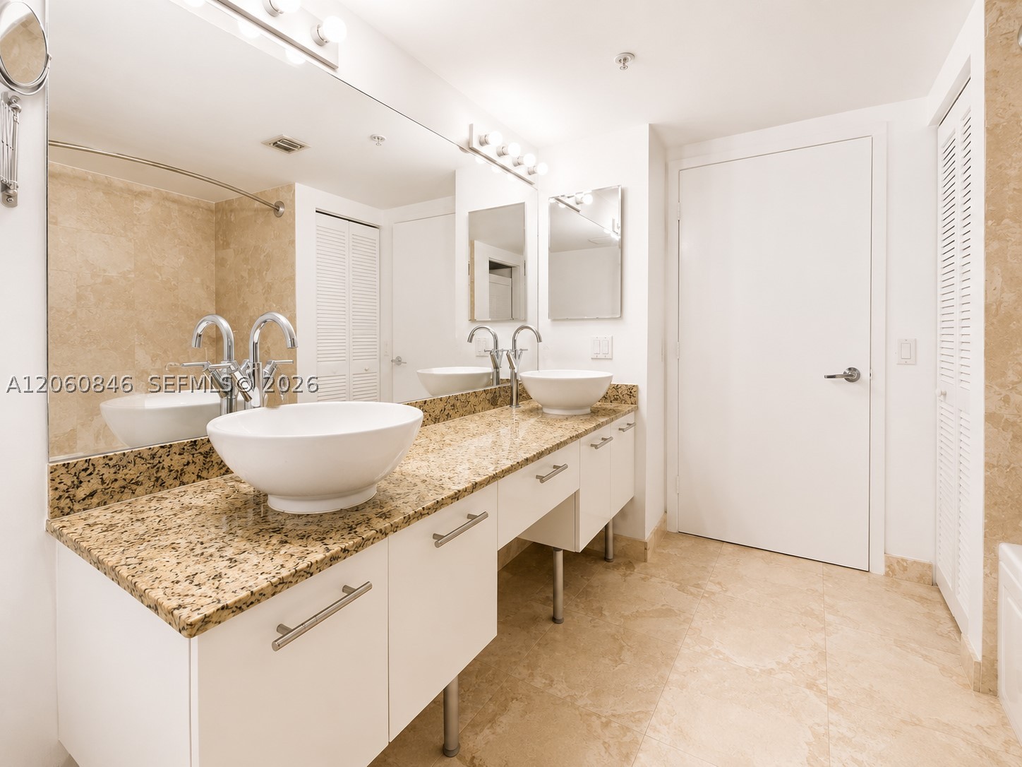 41 SE 5th St #1412, Miami FL 33131