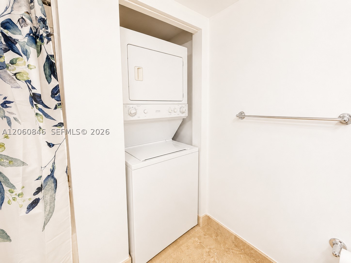 41 SE 5th St #1412, Miami FL 33131