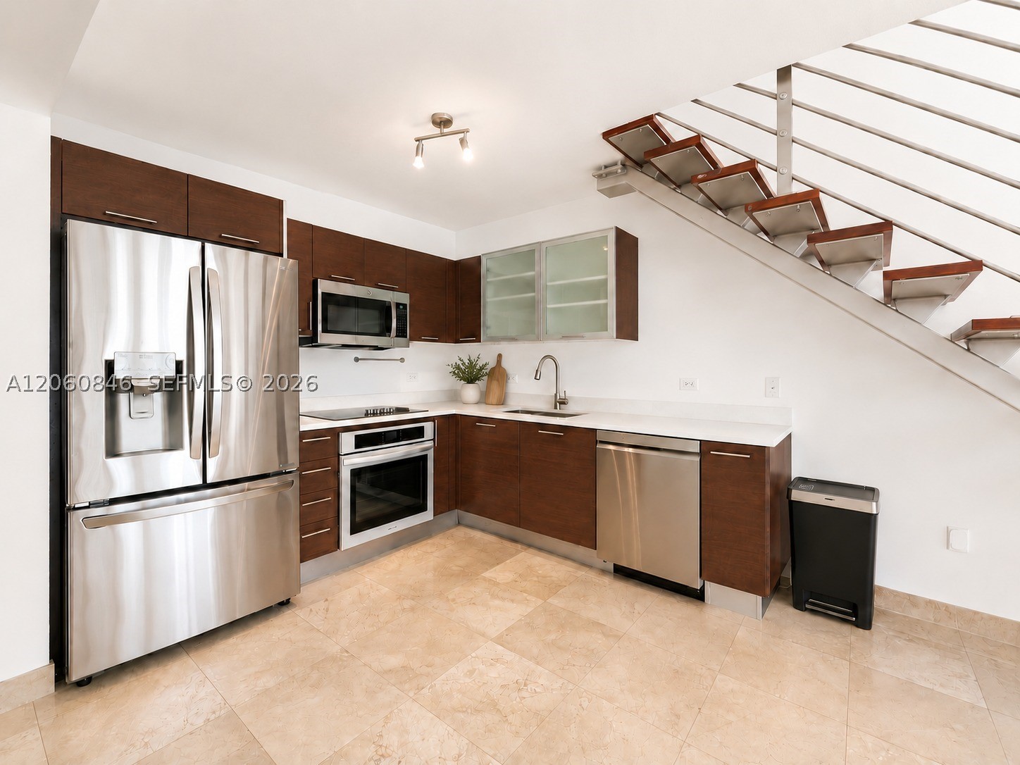 41 SE 5th St #1412, Miami FL 33131