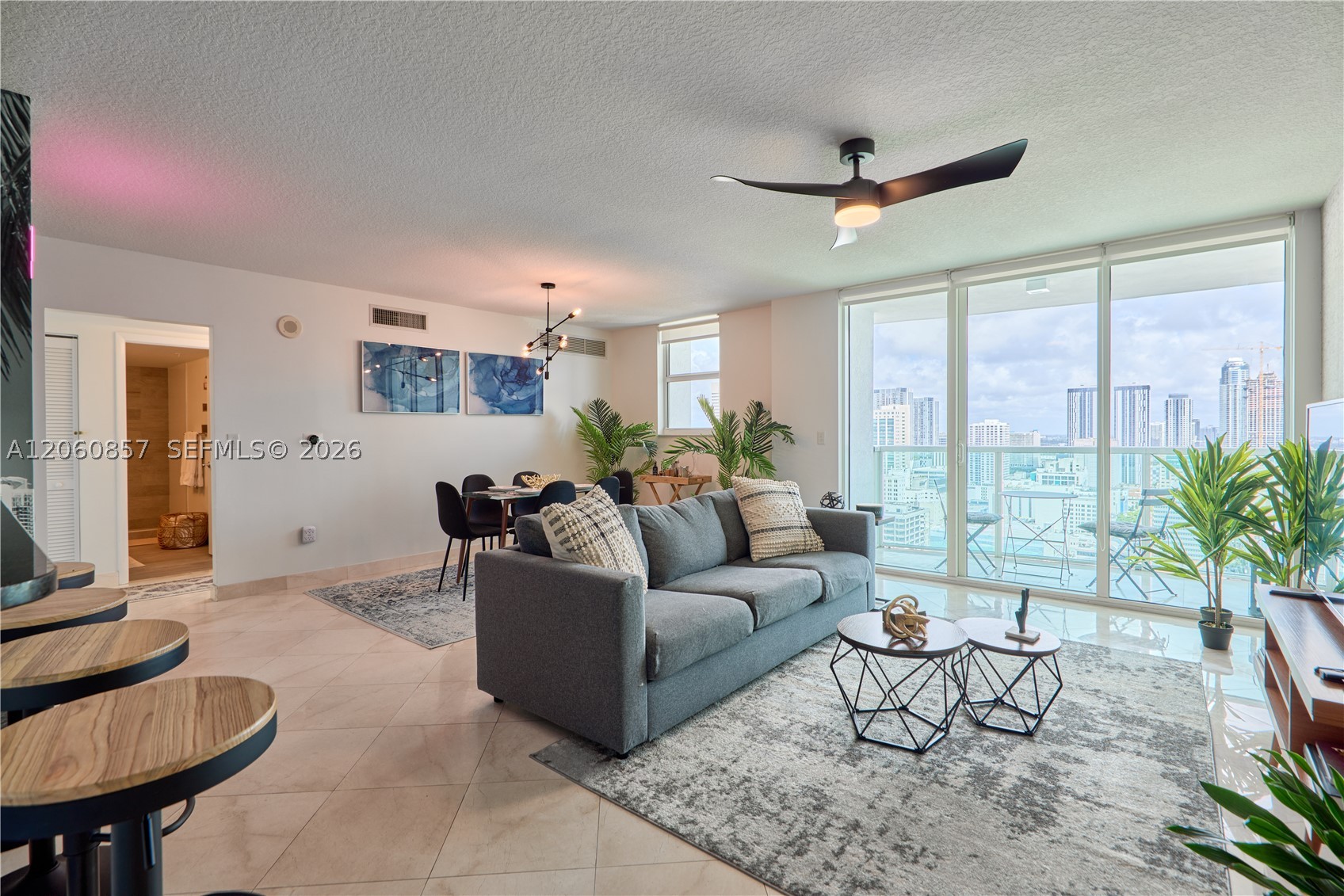 31 SE 5th St #3201, Miami FL 33131