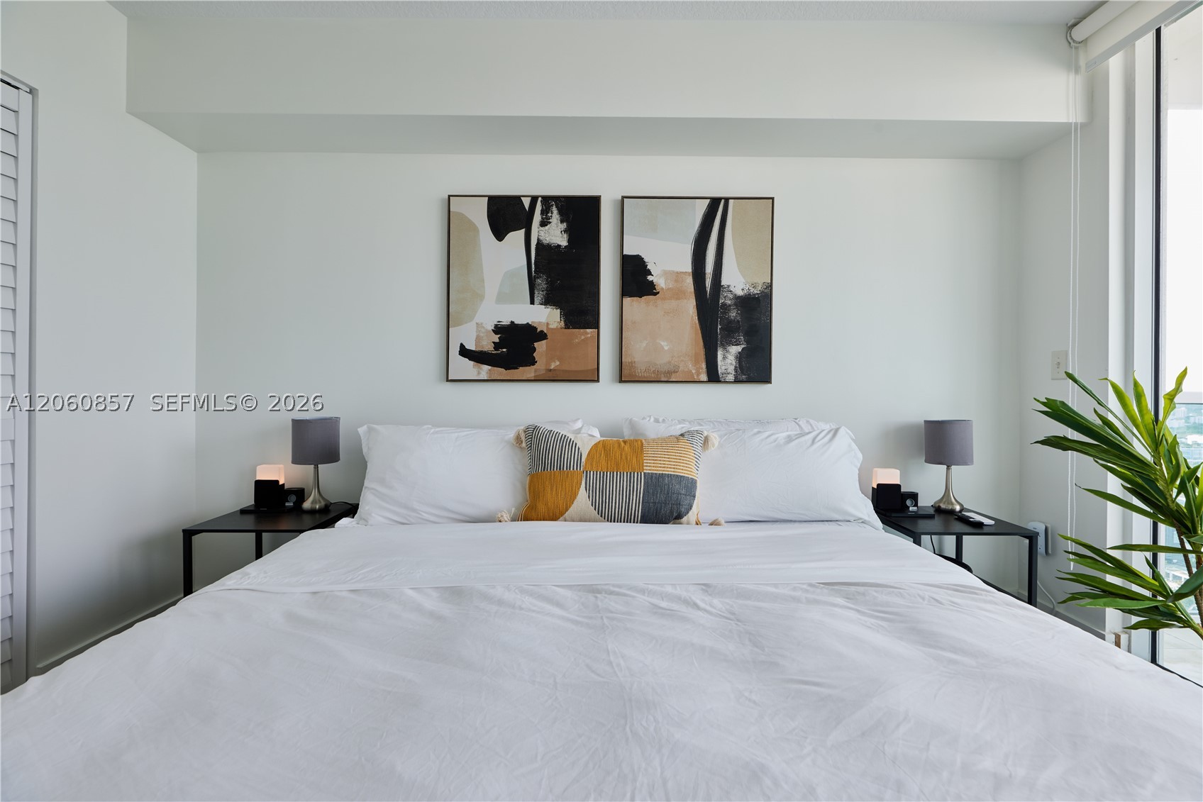 31 SE 5th St #3201, Miami FL 33131