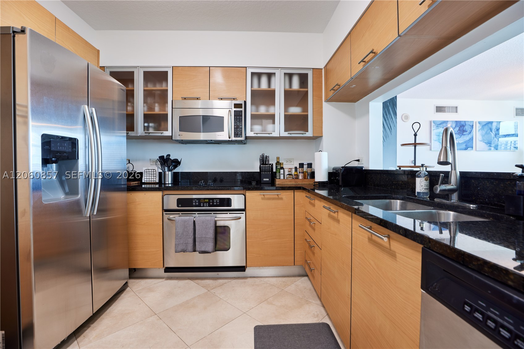 31 SE 5th St #3201, Miami FL 33131