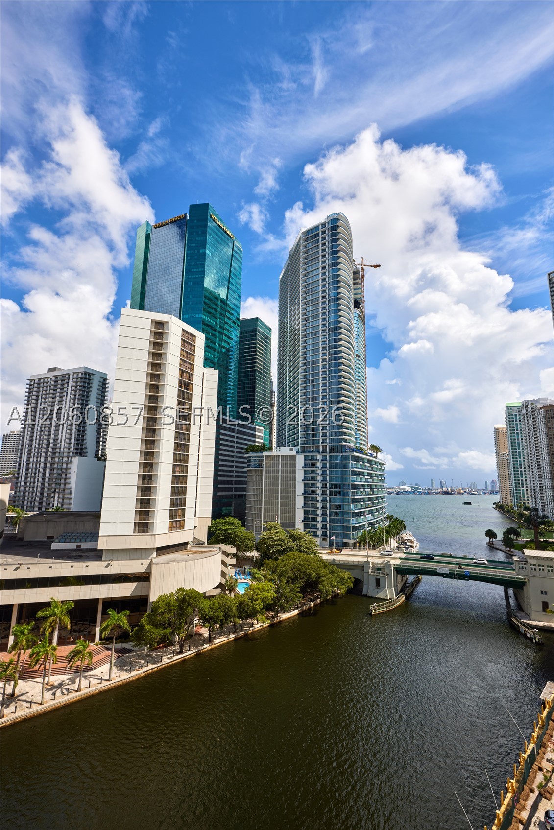 31 SE 5th St #3201, Miami FL 33131
