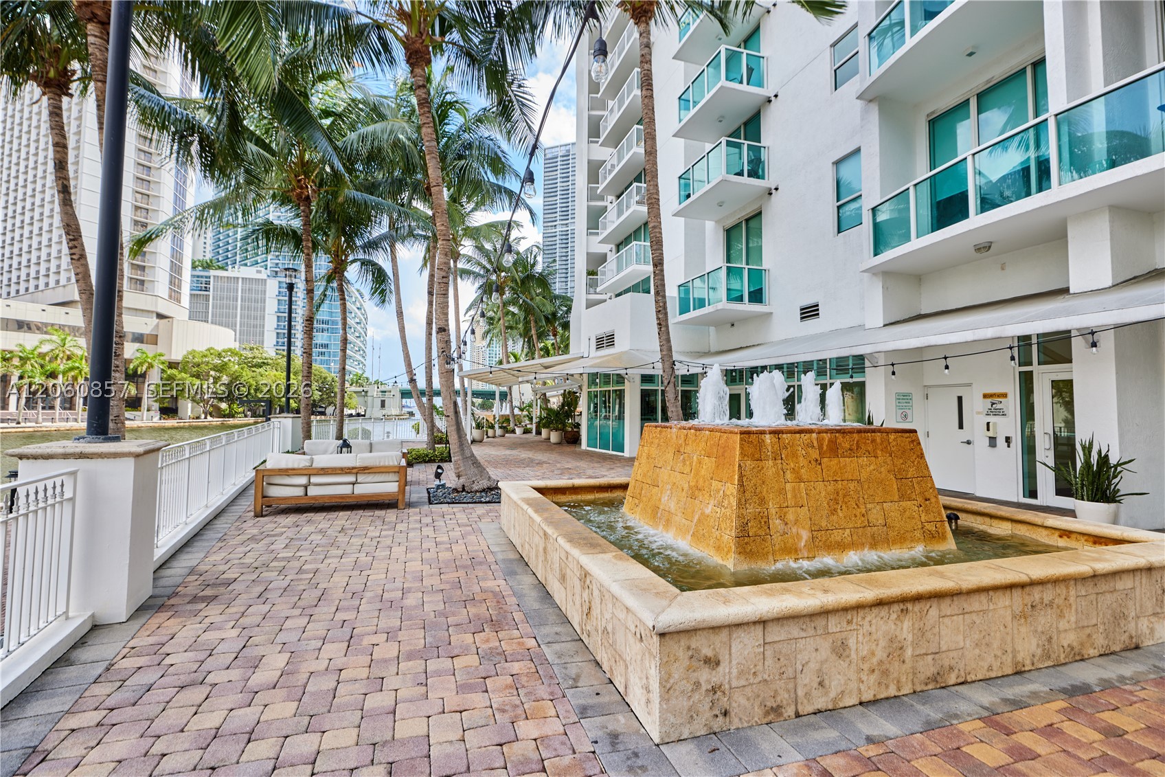 31 SE 5th St #3201, Miami FL 33131