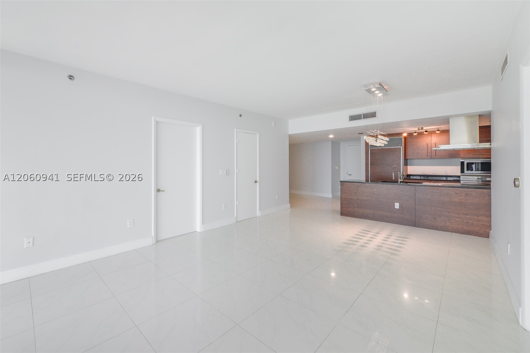 495 Brickell Ave #5205, Miami FL 33131