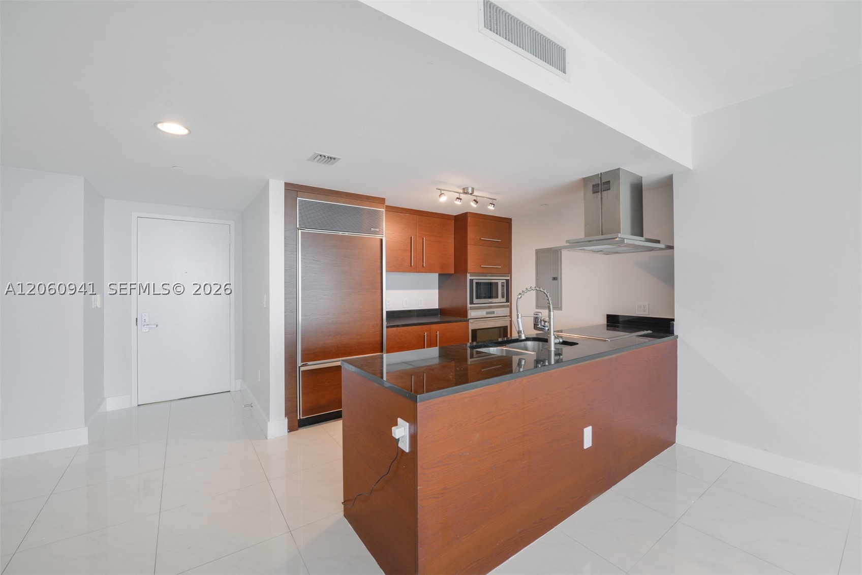 495 Brickell Ave #5205, Miami FL 33131