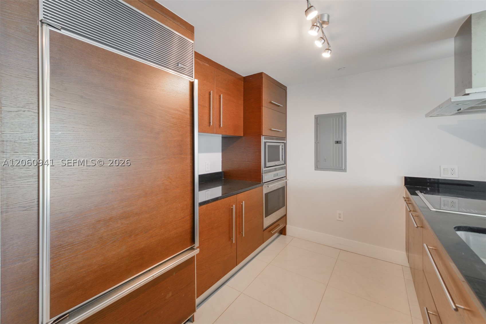 495 Brickell Ave #5205, Miami FL 33131
