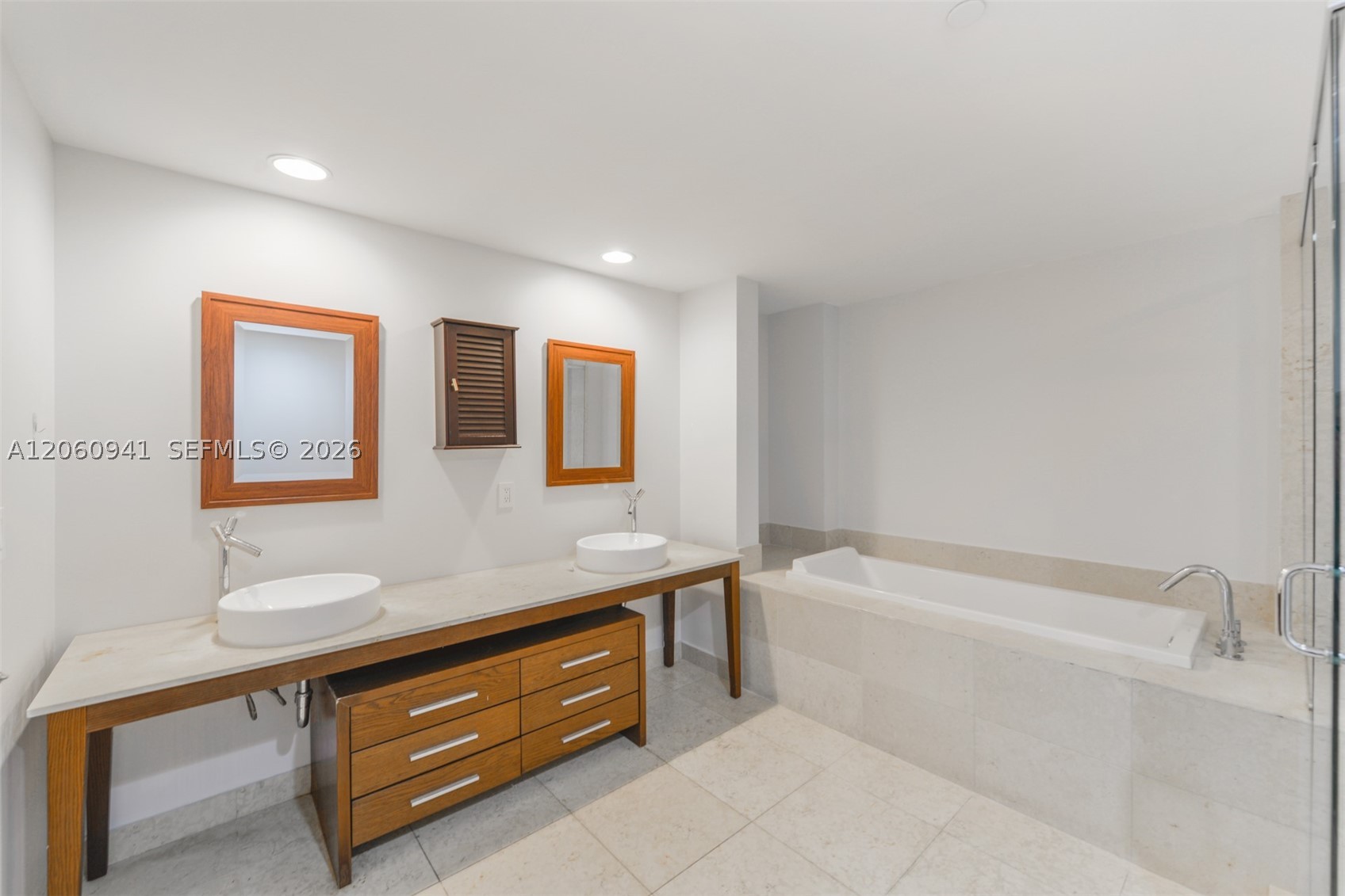 495 Brickell Ave #5205, Miami FL 33131