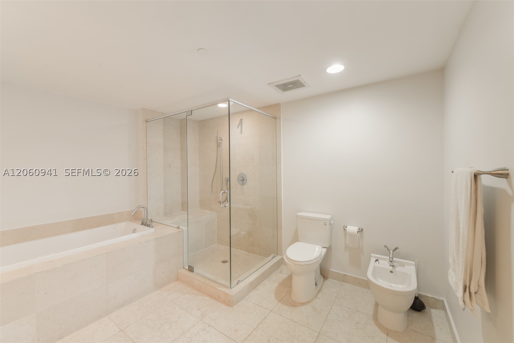 495 Brickell Ave #5205, Miami FL 33131