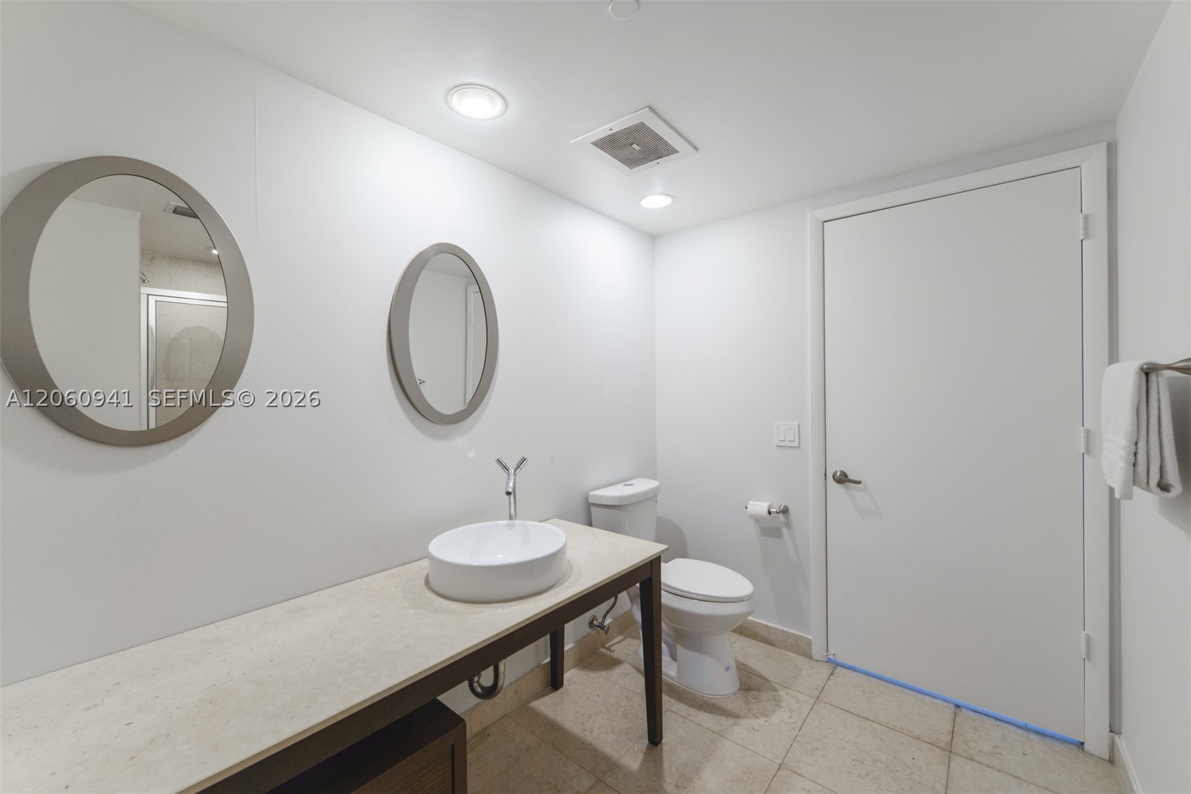 495 Brickell Ave #5205, Miami FL 33131