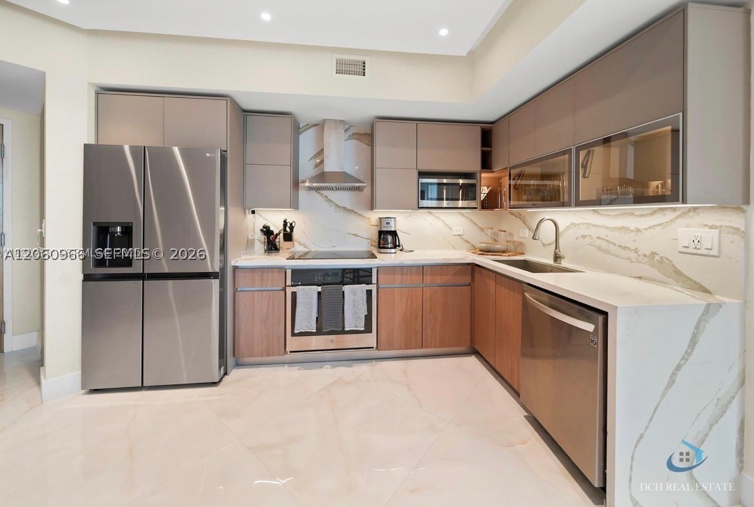 350 S Miami Ave #3902, Miami FL 33130