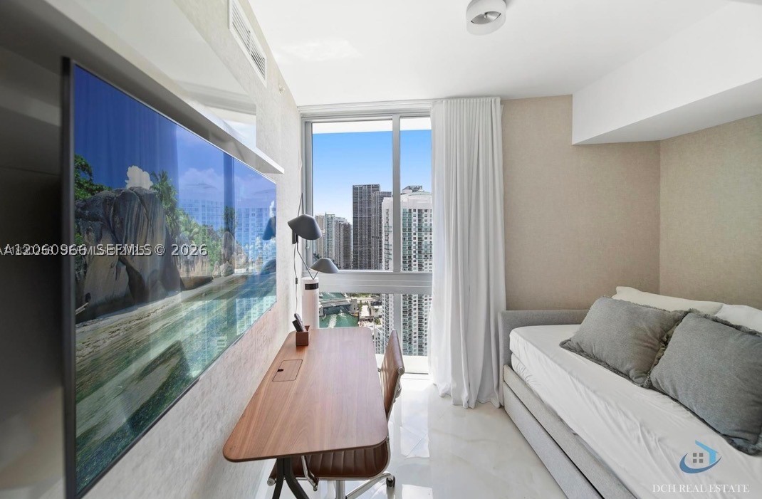 350 S Miami Ave #3902, Miami FL 33130