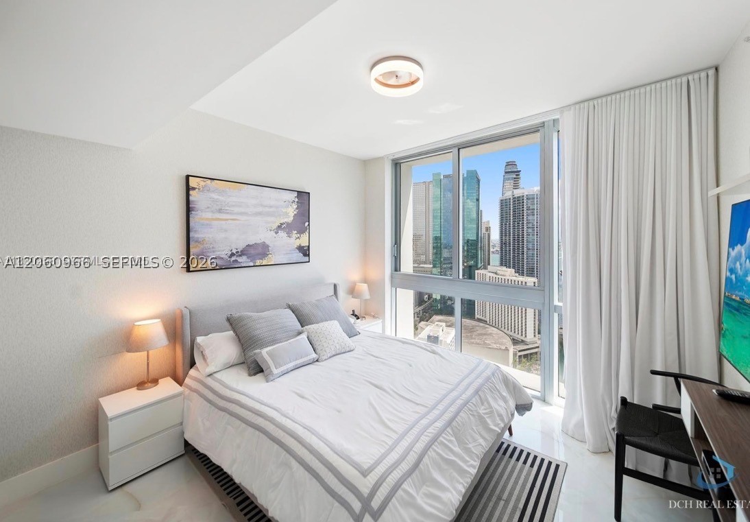 350 S Miami Ave #3902, Miami FL 33130