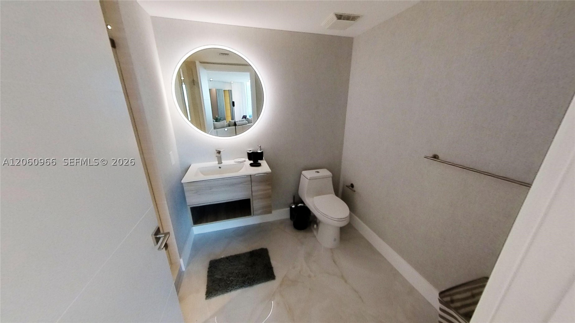 350 S Miami Ave #3902, Miami FL 33130