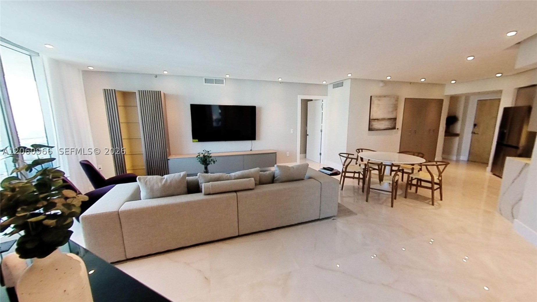 350 S Miami Ave #3902, Miami FL 33130