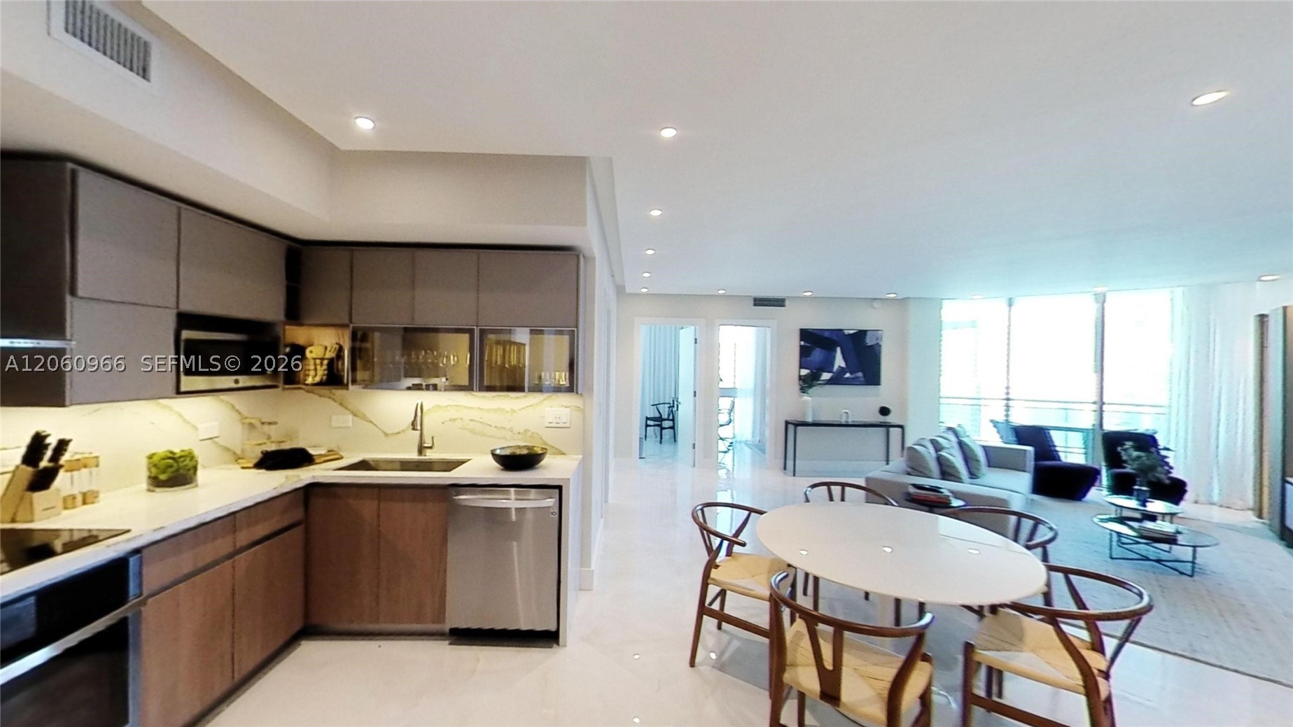 350 S Miami Ave #3902, Miami FL 33130