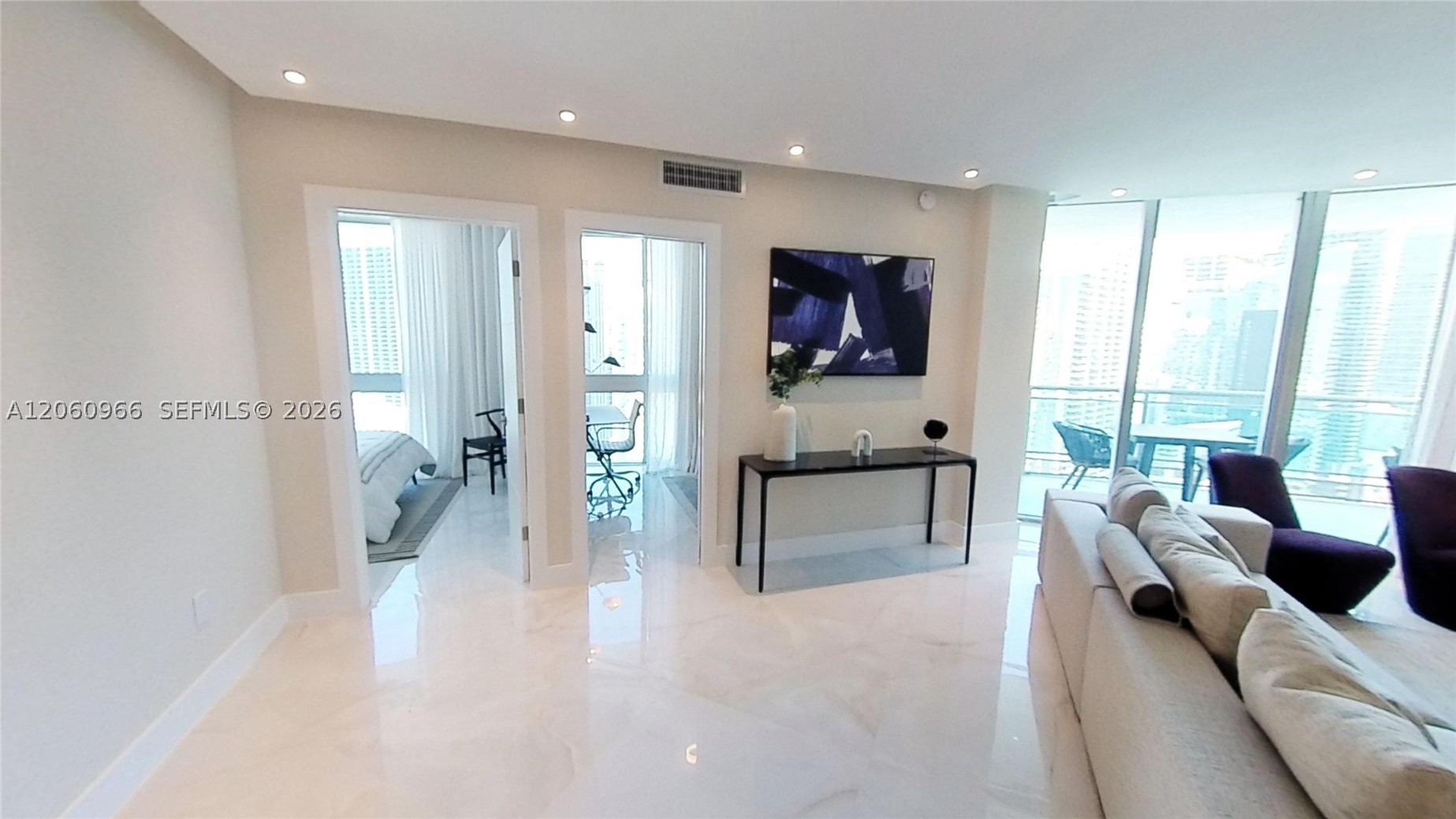 350 S Miami Ave #3902, Miami FL 33130