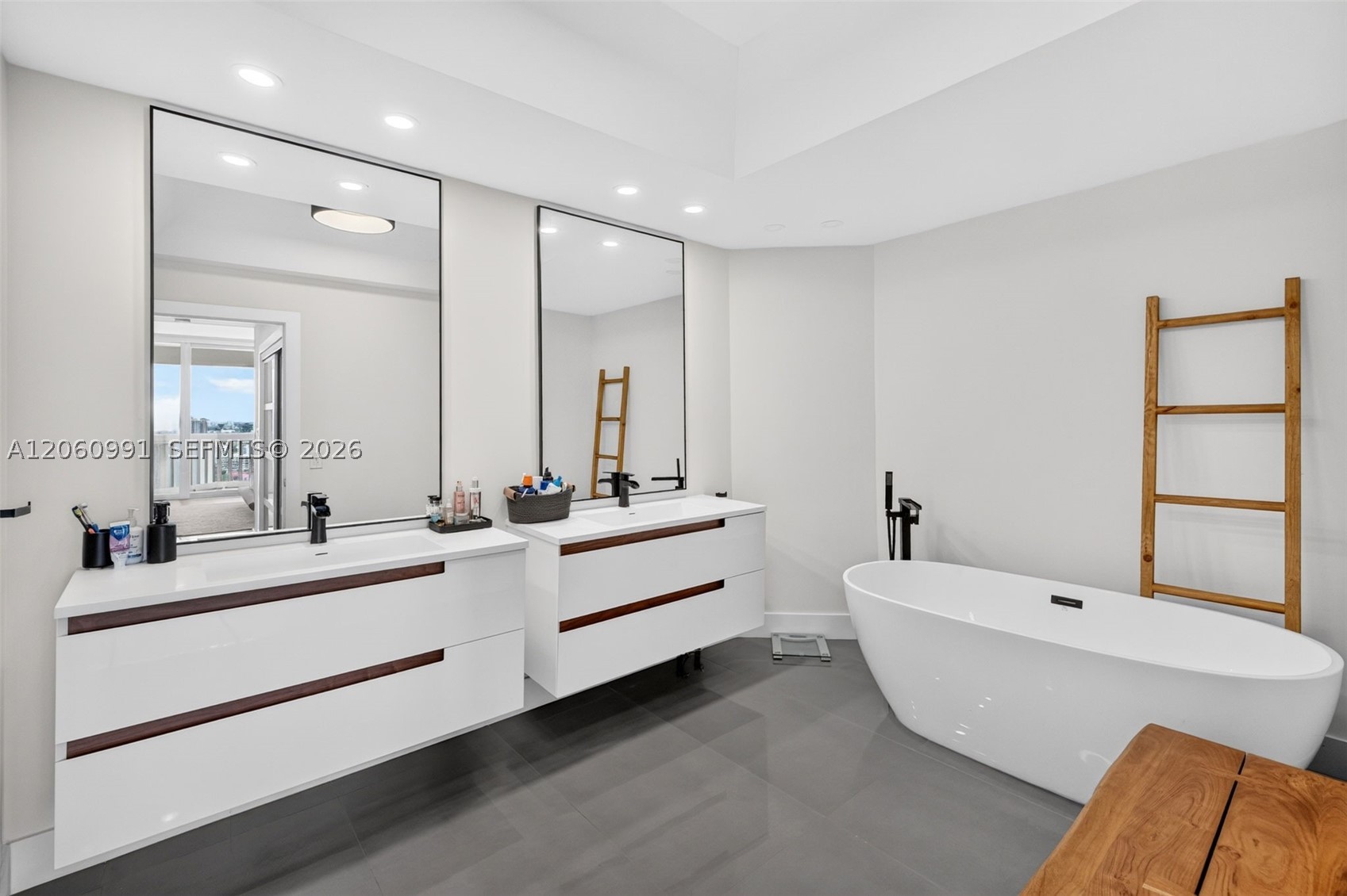 2000 Island Blvd #3010, Aventura FL 33160
