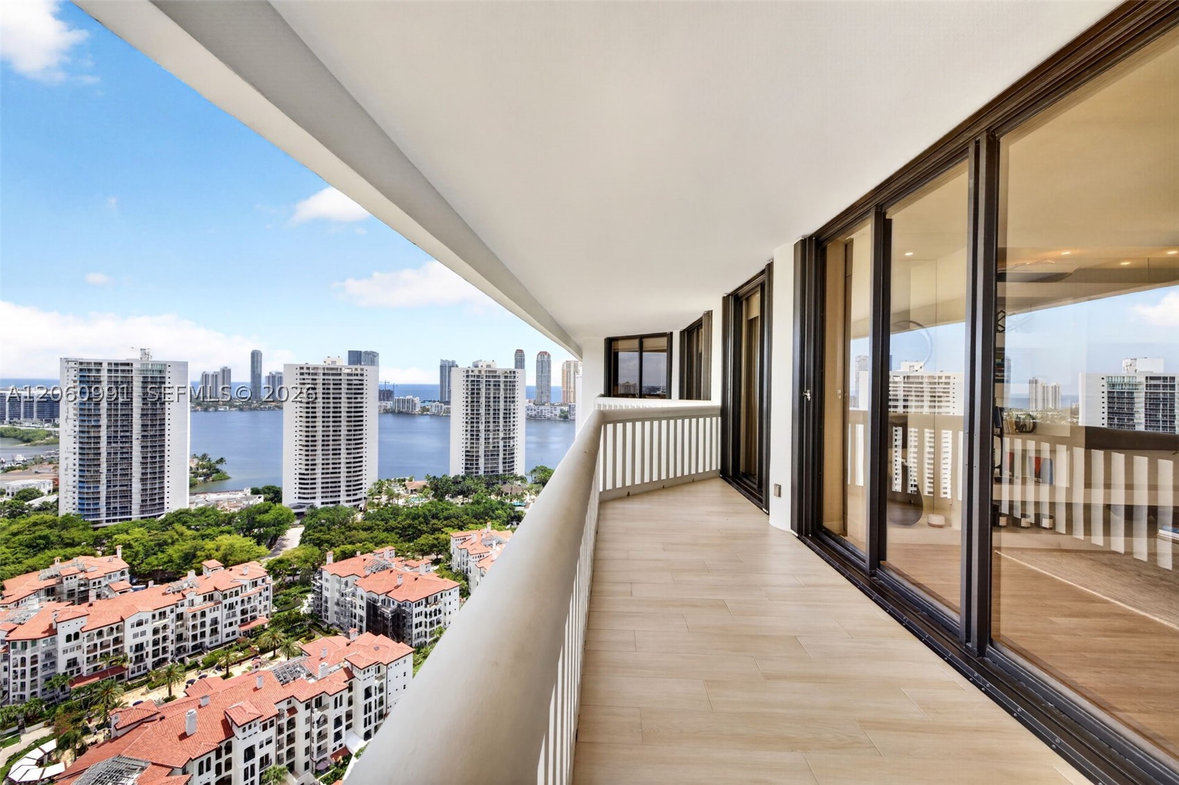 2000 Island Blvd #3010, Aventura FL 33160