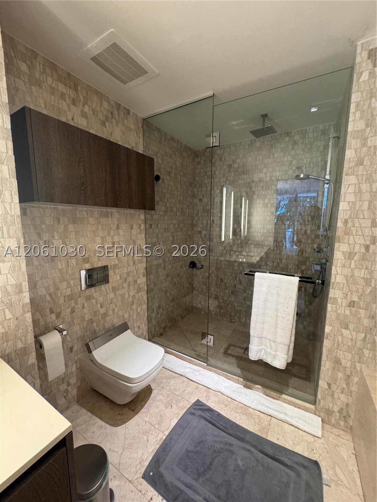 88 SW 7th St #805, Miami FL 33130