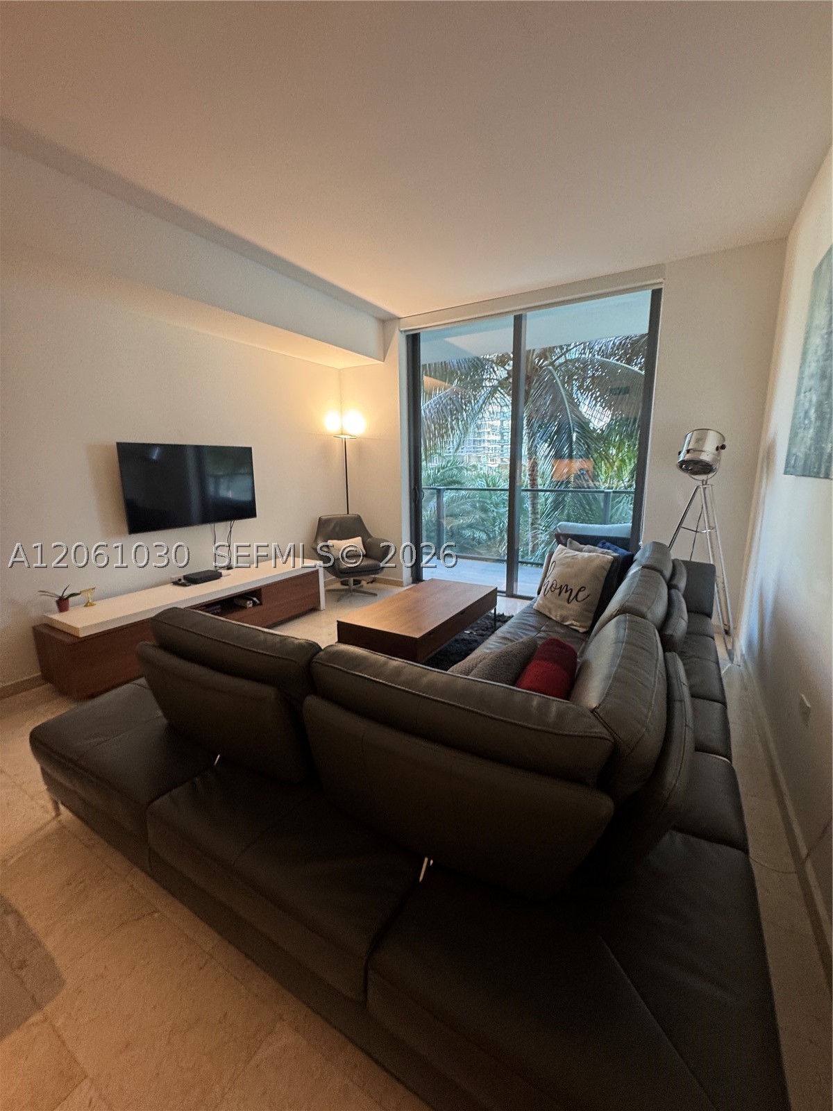 88 SW 7th St #805, Miami FL 33130