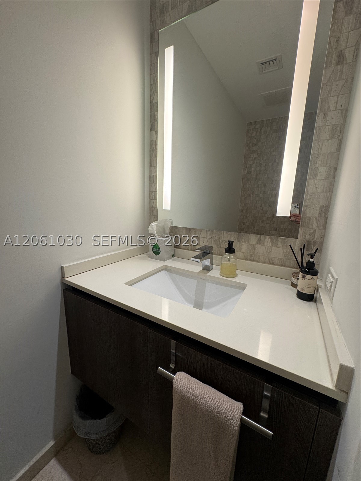 88 SW 7th St #805, Miami FL 33130