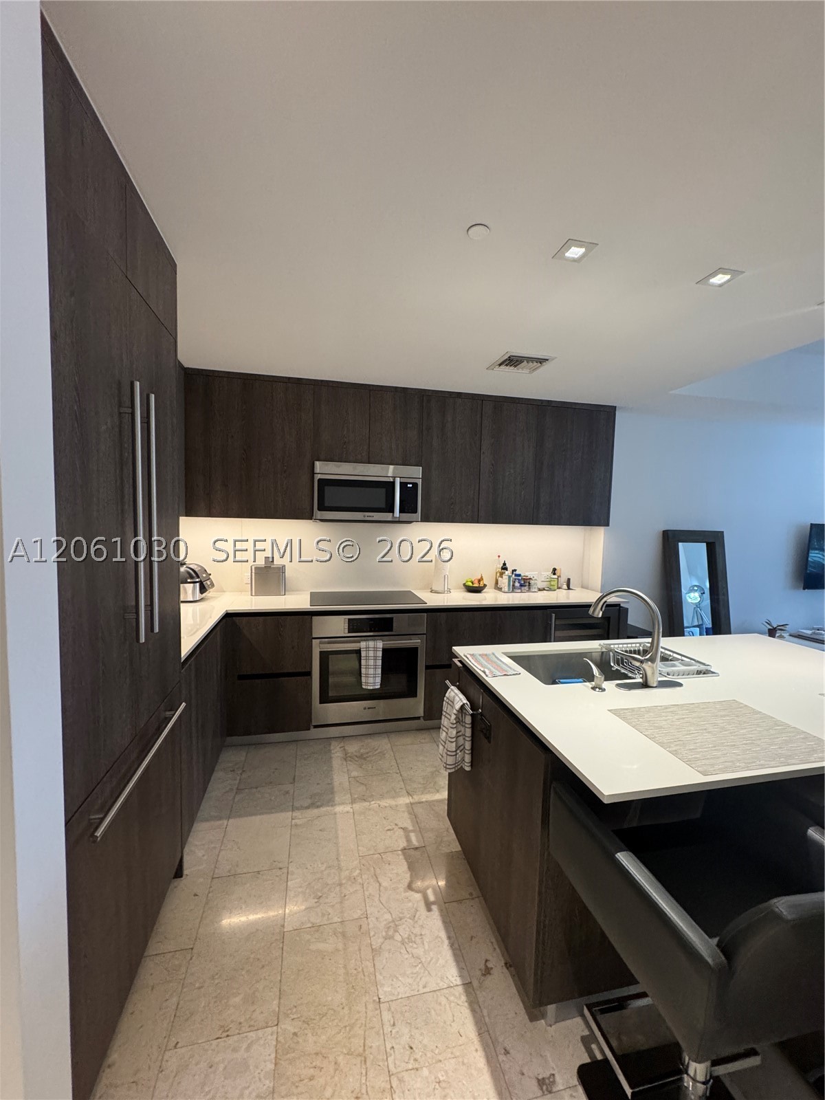 88 SW 7th St #805, Miami FL 33130