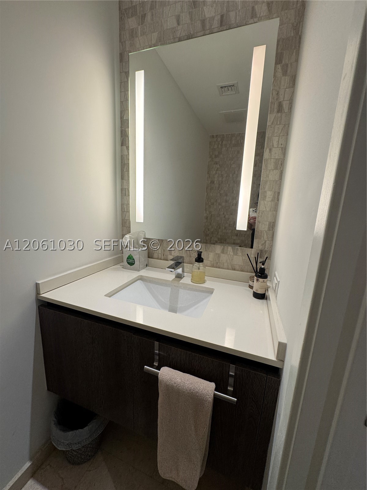 88 SW 7th St #805, Miami FL 33130