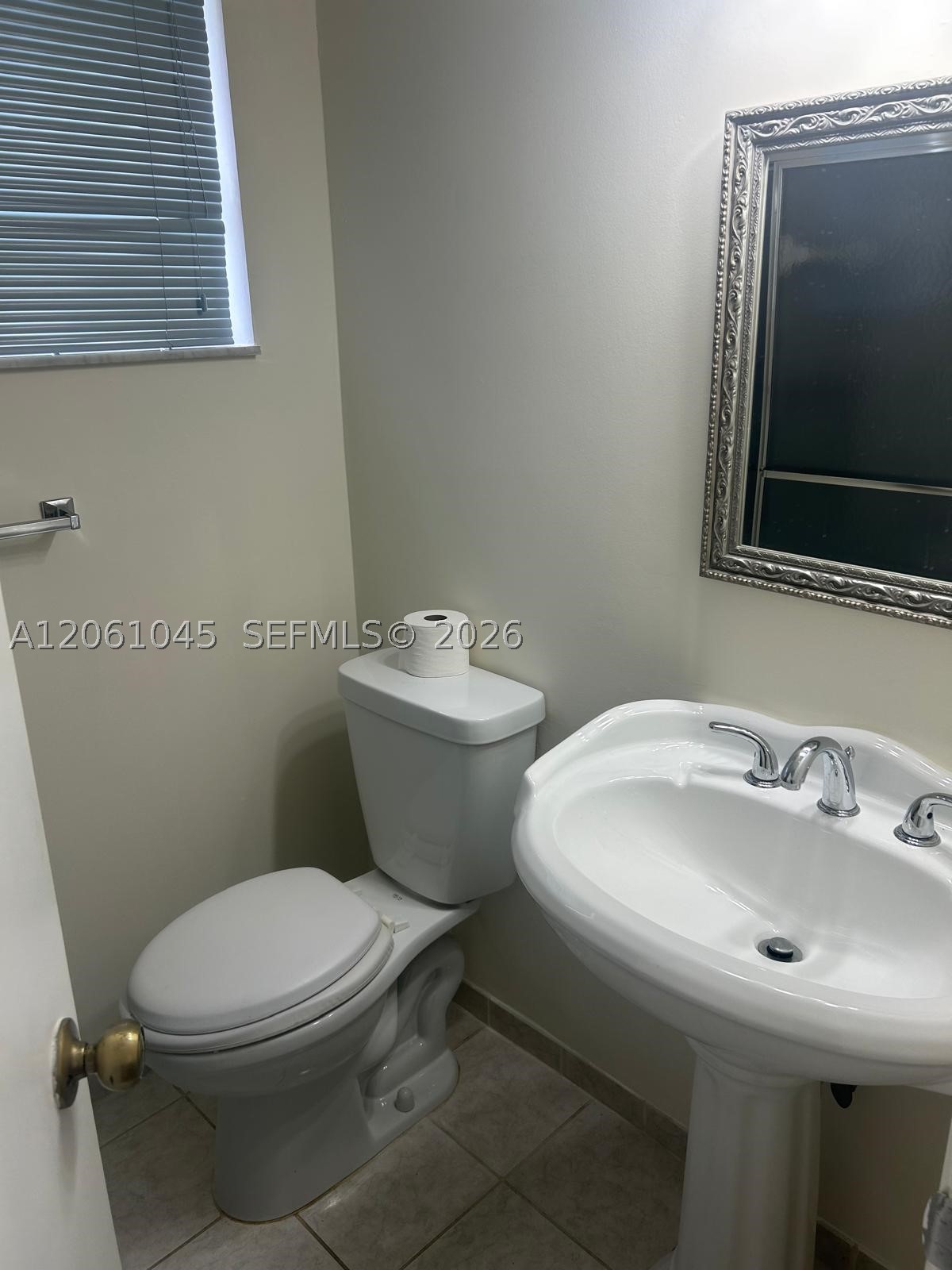5901 Chester Ln, Davie FL 33331