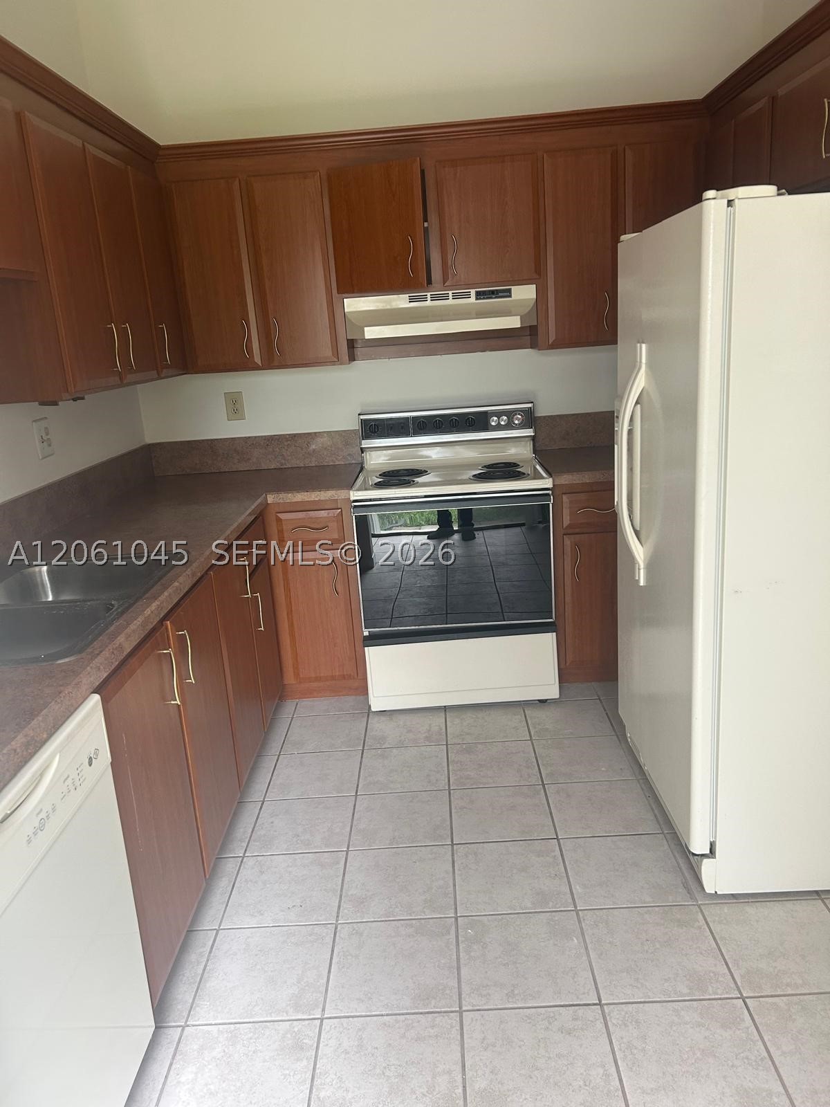 5901 Chester Ln, Davie FL 33331