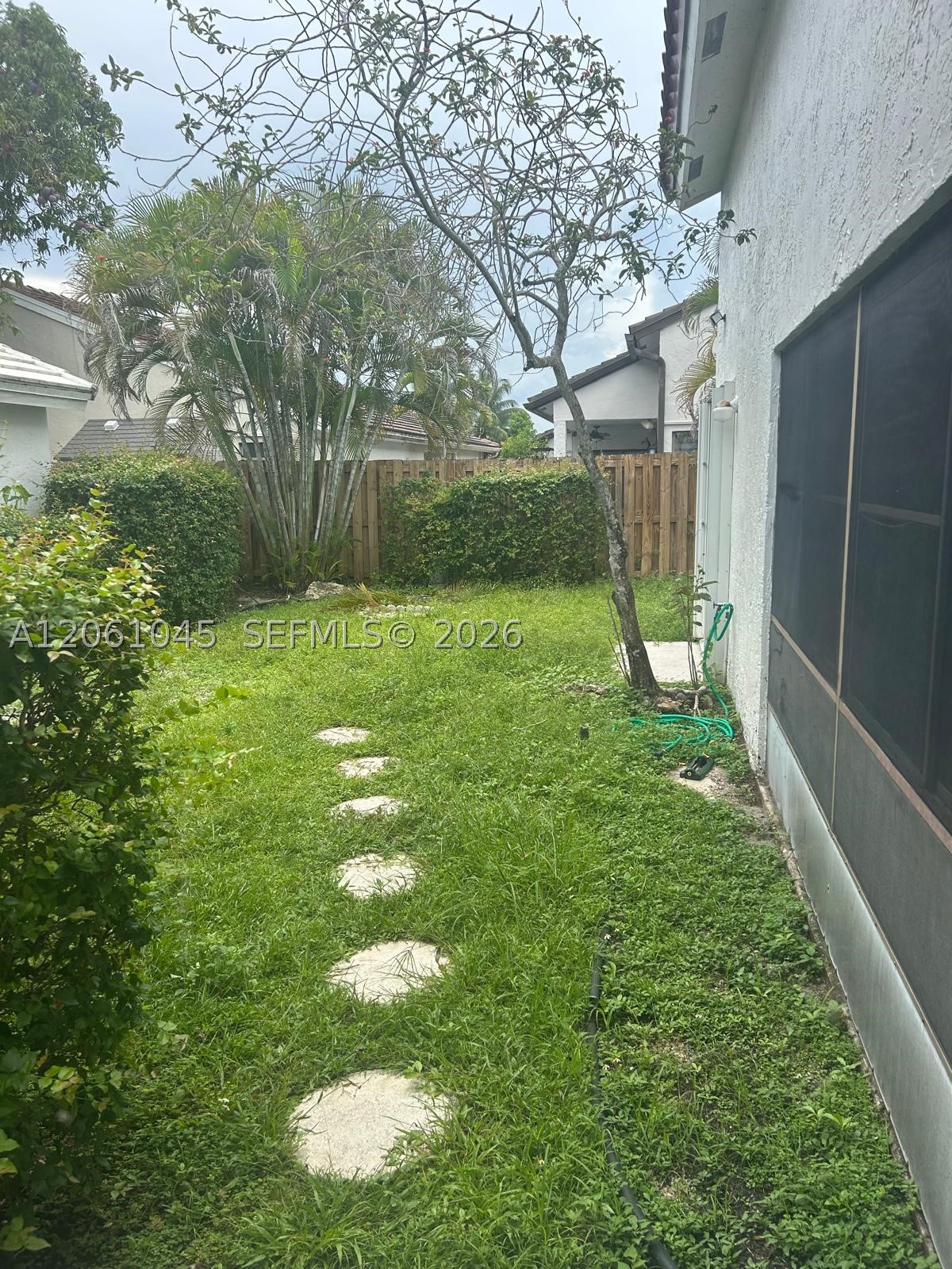 5901 Chester Ln, Davie FL 33331