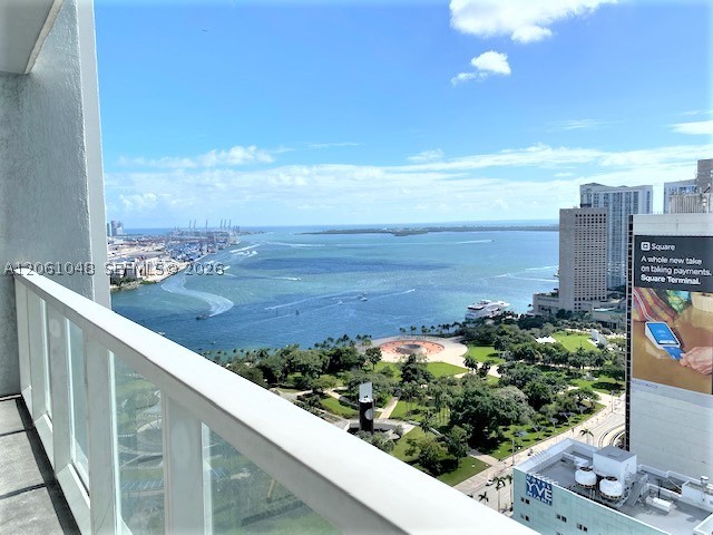 244 Biscayne Blvd #3307, Miami FL 33132