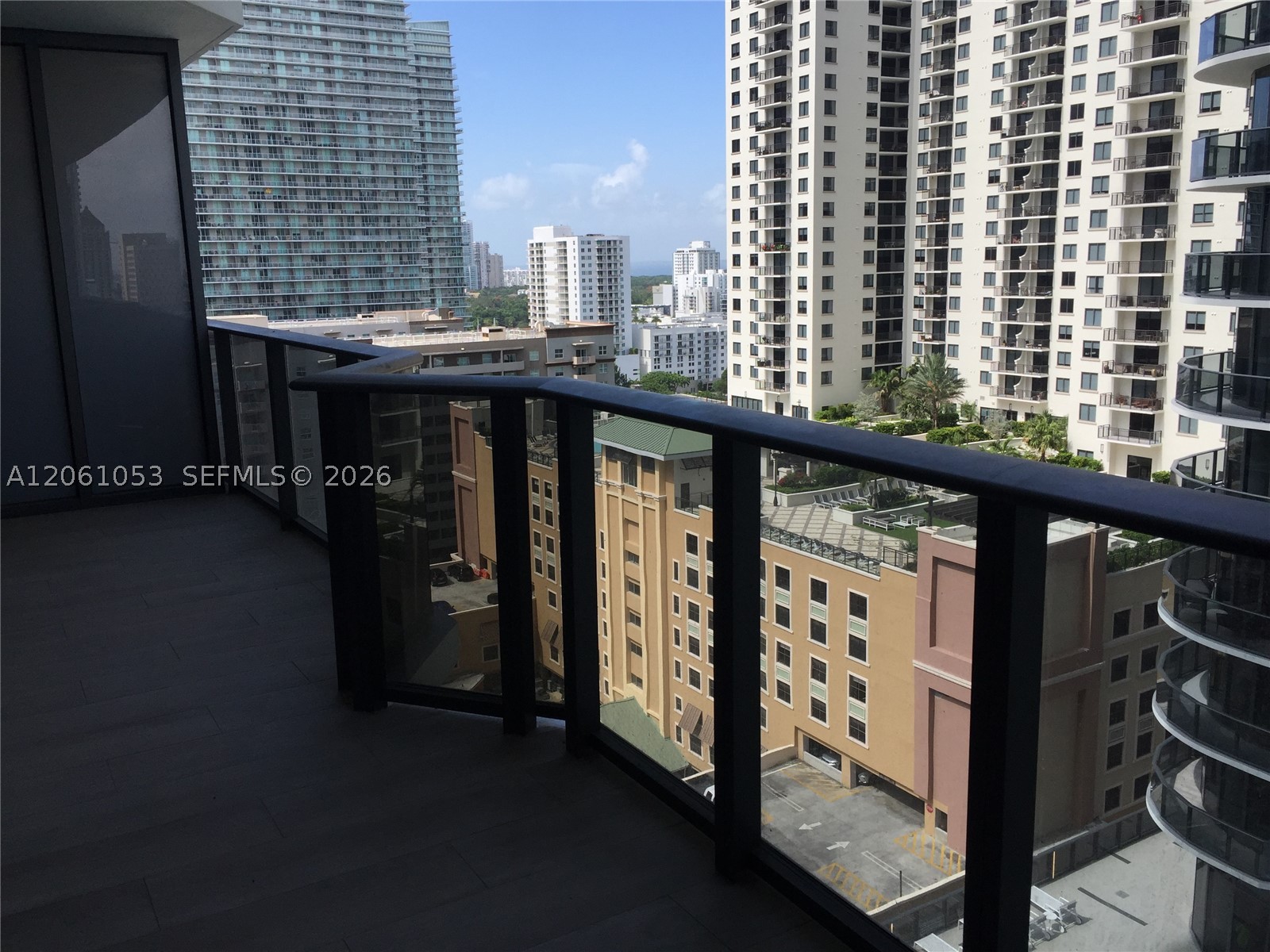 45 SW 9 st #1607, Miami FL 33131
