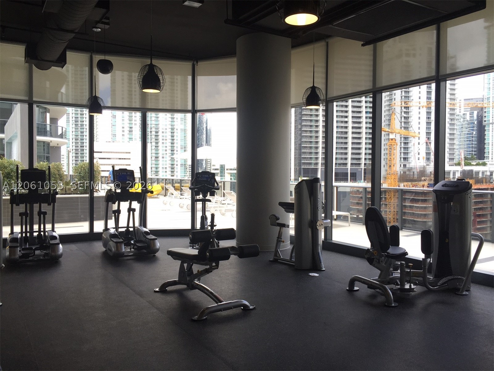 45 SW 9 st #1607, Miami FL 33131