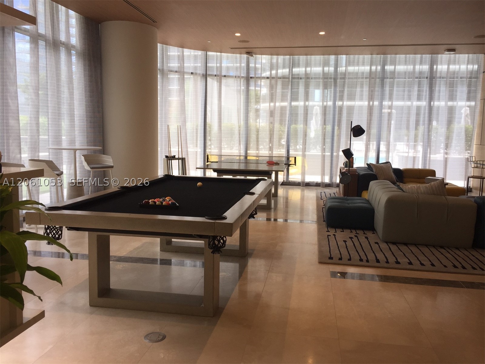 45 SW 9 st #1607, Miami FL 33131