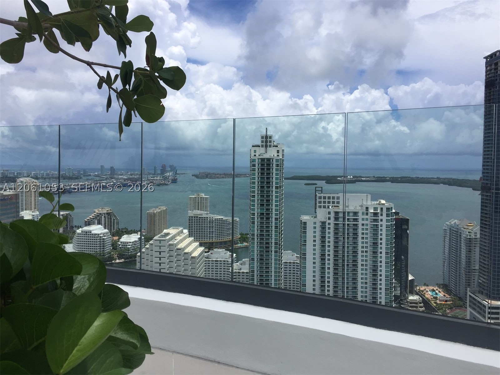 45 SW 9 st #1607, Miami FL 33131