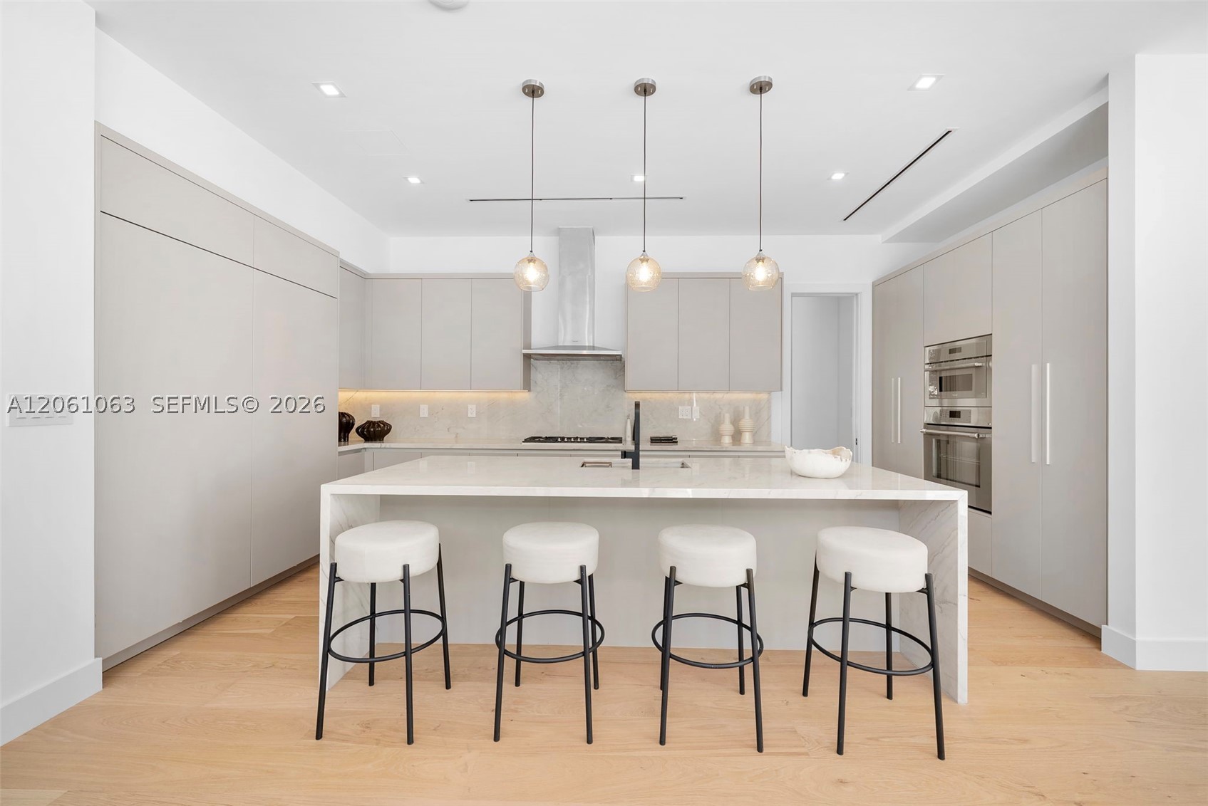 1220 S Alhambra Cir, Coral Gables FL 33146
