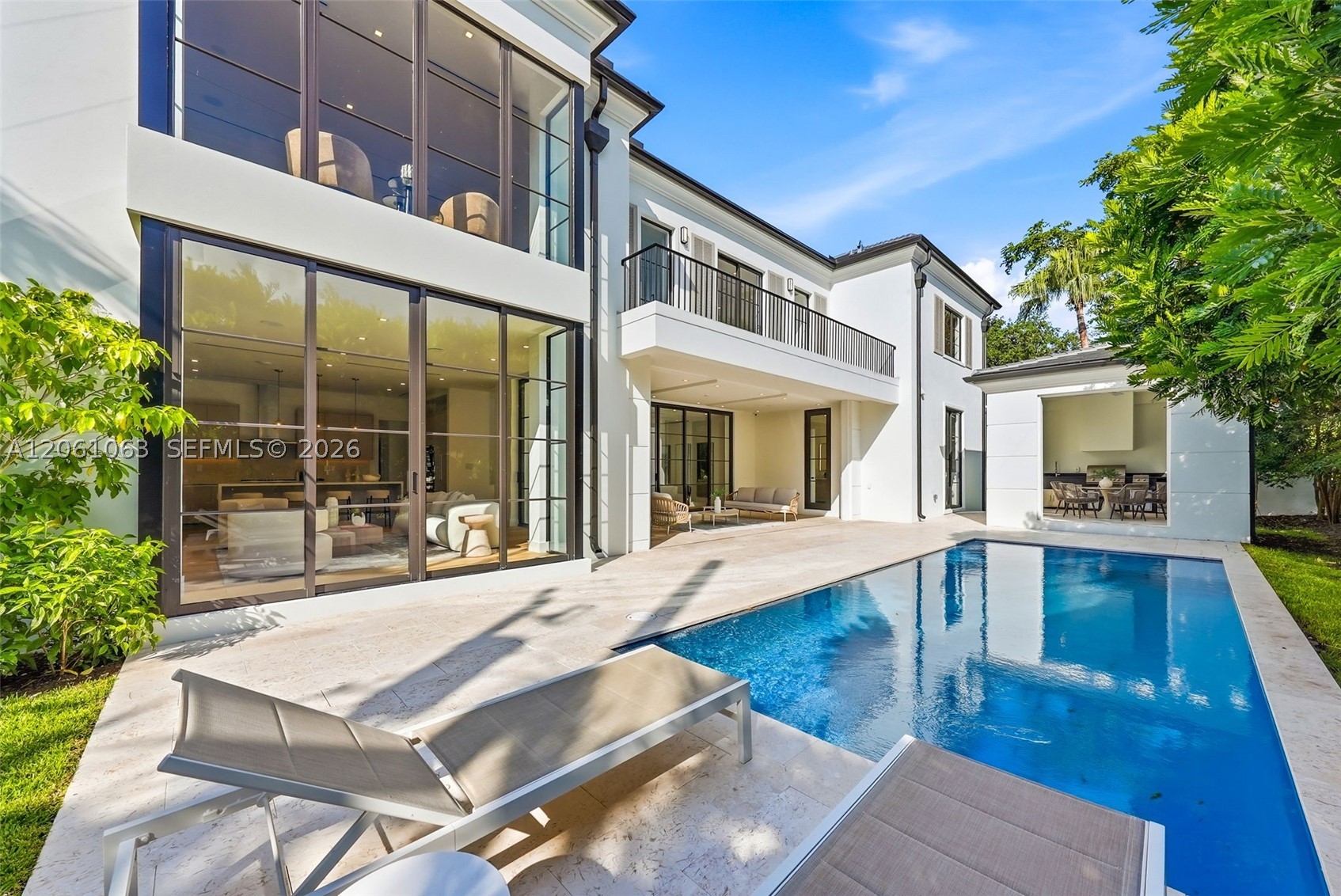1220 S Alhambra Cir, Coral Gables FL 33146