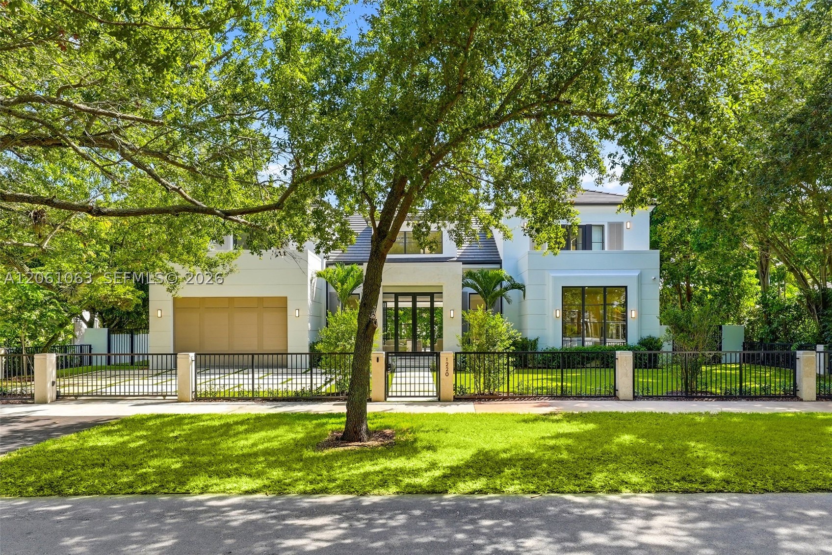 1220 S Alhambra Cir, Coral Gables FL 33146