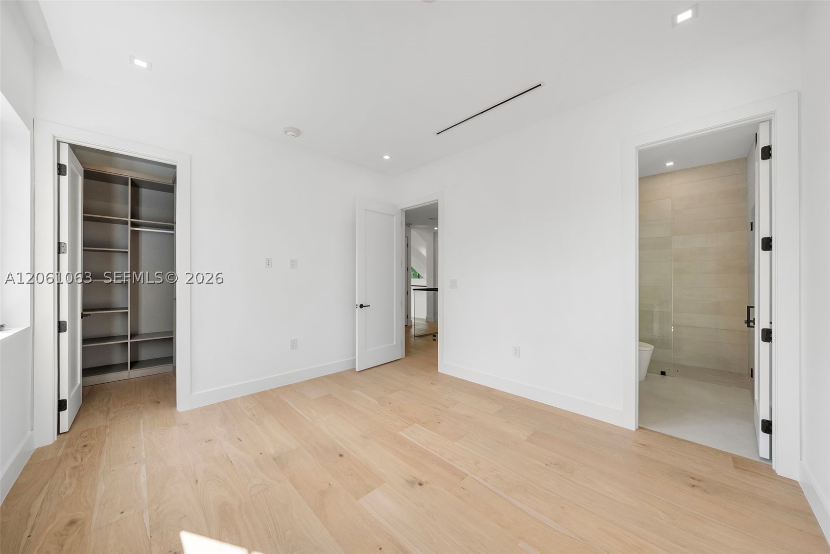 1220 S Alhambra Cir, Coral Gables FL 33146