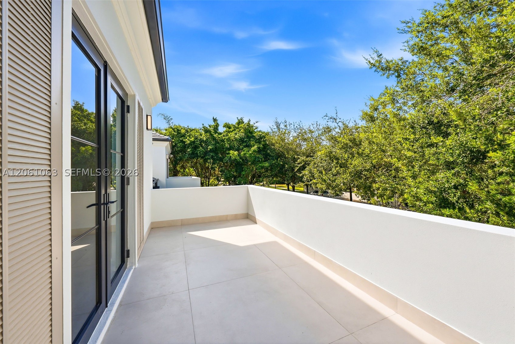 1220 S Alhambra Cir, Coral Gables FL 33146