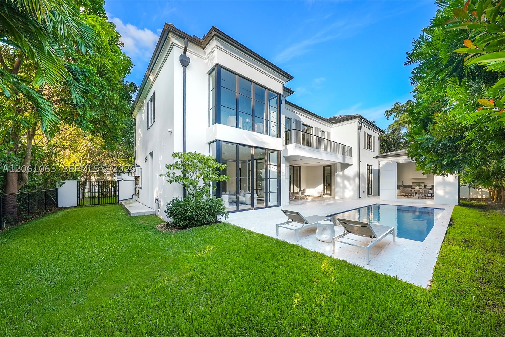 1220 S Alhambra Cir, Coral Gables FL 33146