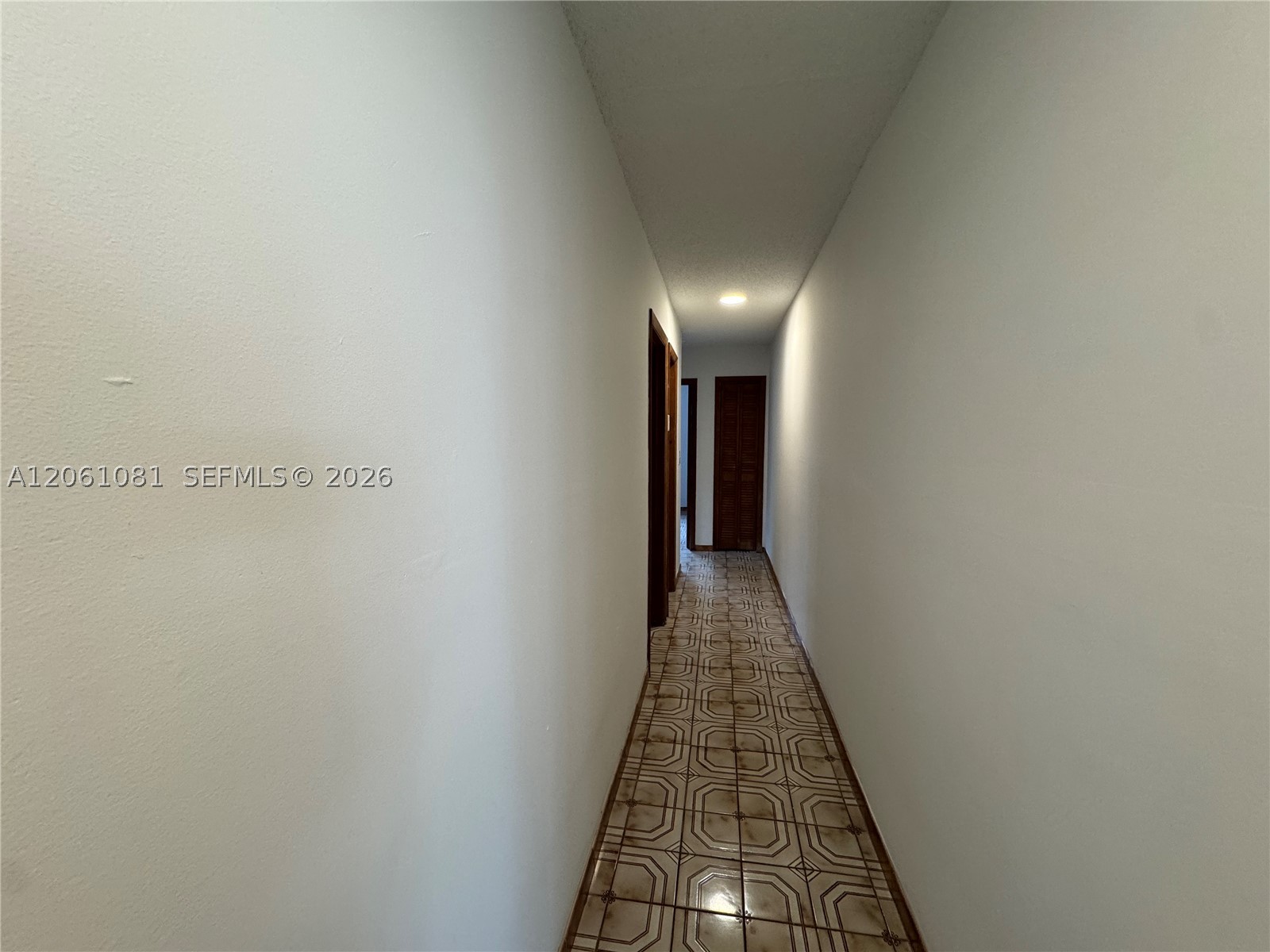 2524 SW 6th St, Miami FL 33135