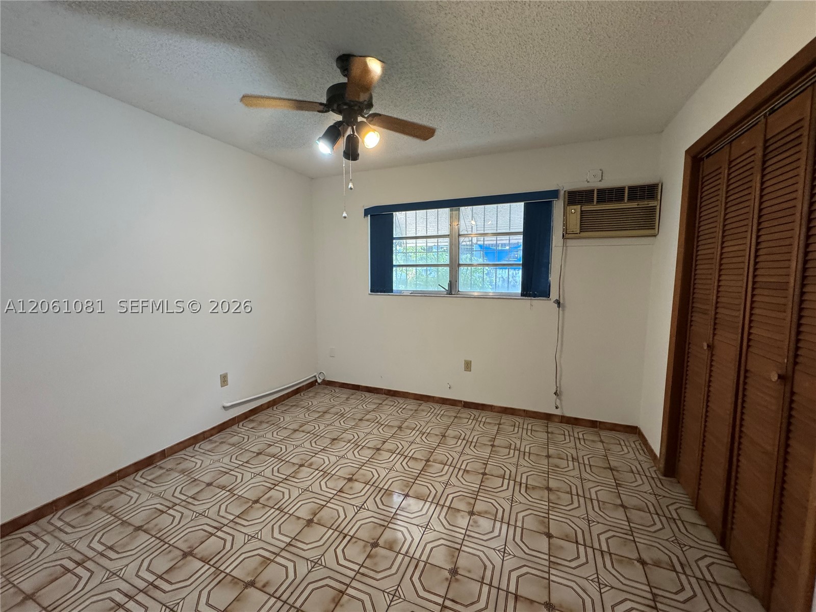 2524 SW 6th St, Miami FL 33135
