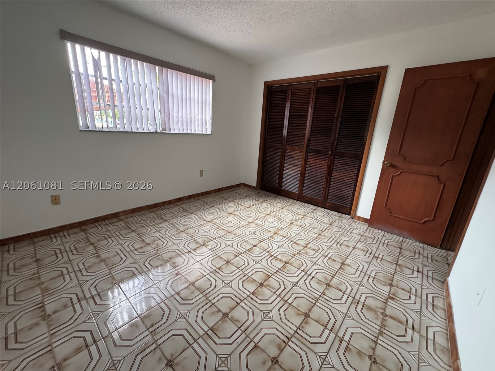 2524 SW 6th St, Miami FL 33135