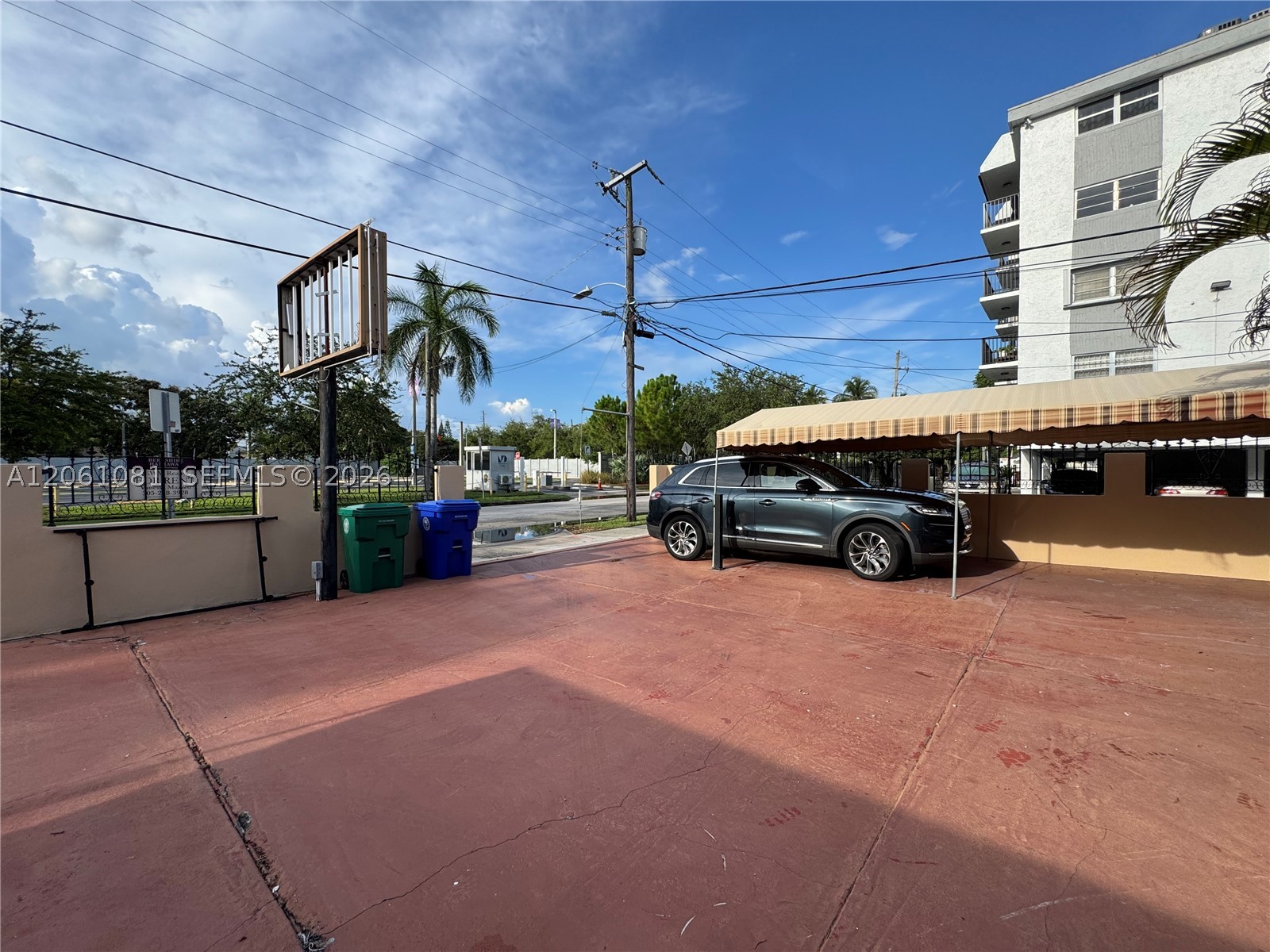 2524 SW 6th St, Miami FL 33135
